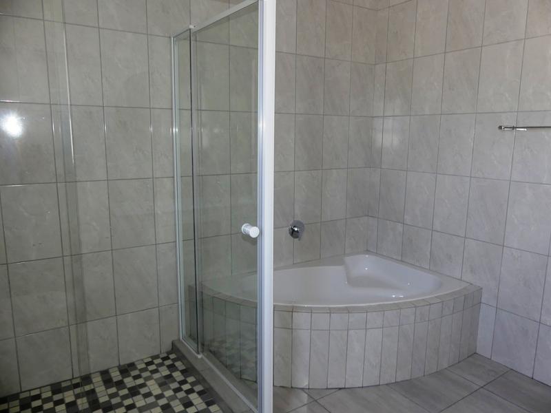 4 Bedroom Property for Sale in Golden Mile Western Cape